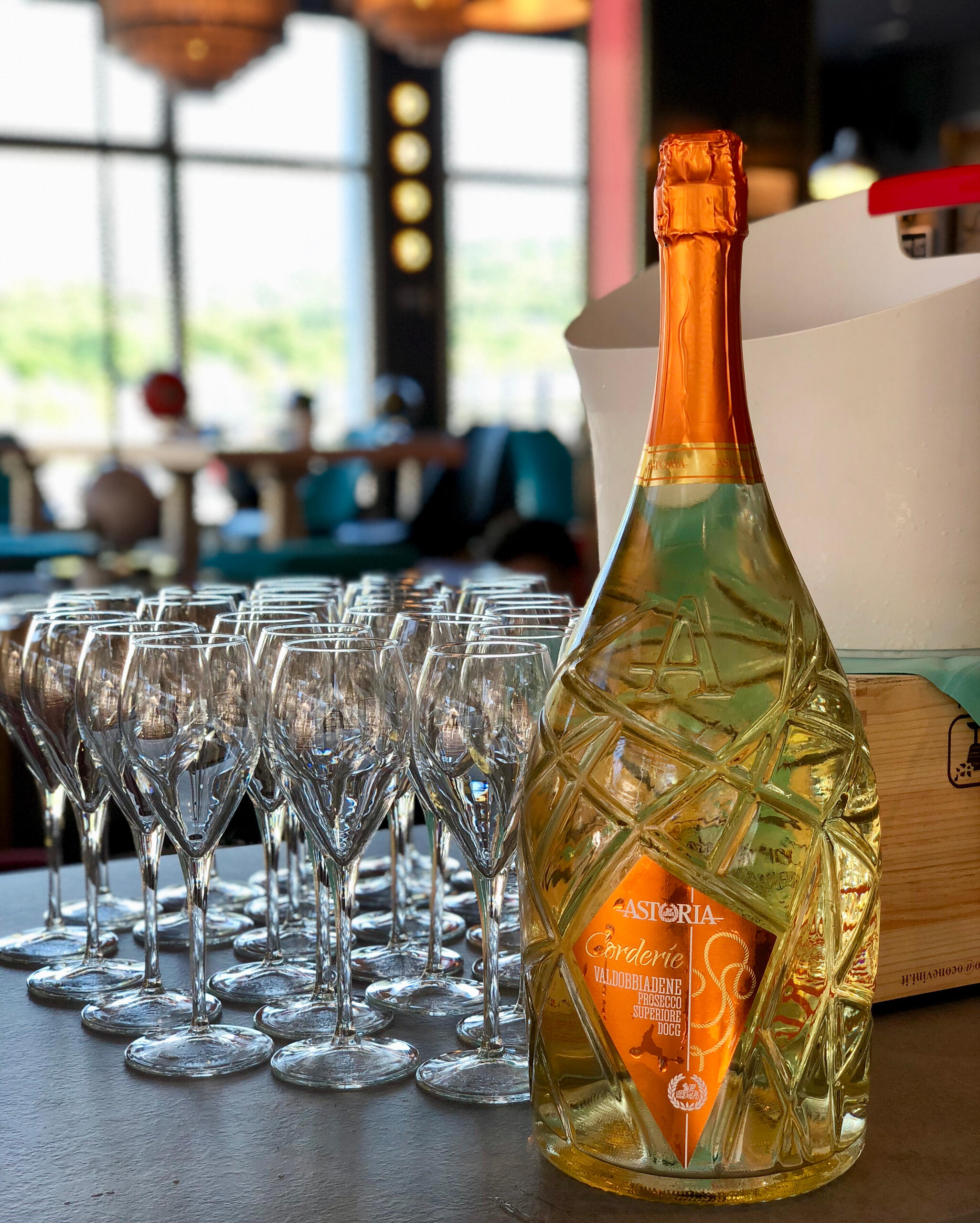 Events Bottle of prosecco and prosecco flutes